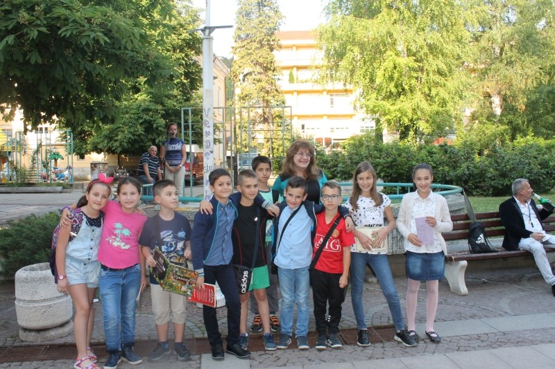 Снимка за Деца дариха книги в Нощта на литературата в Габ...