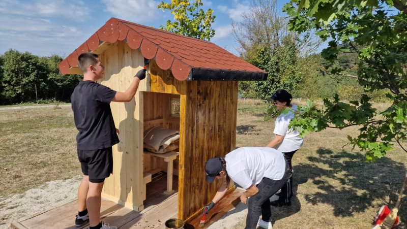 Снимка за Къщичка за четене и игри ще радва най-малките п...