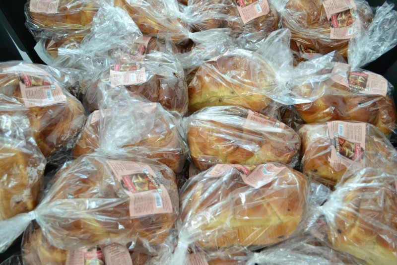 Снимка за 41 семейства получиха ваучери за хранителни про...