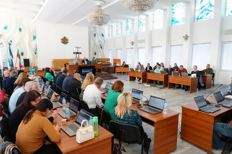 Снимка за Общински съвет подкрепи поемането на дълг от ДК...