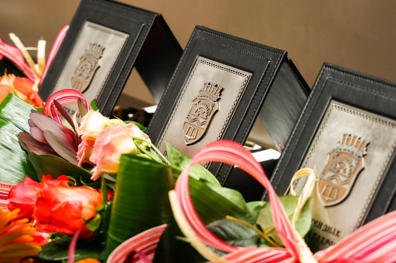 Снимка за Таня Христова и Климент Кунев връчиха почетните...