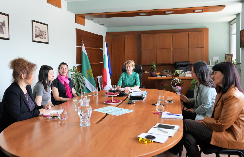 Снимка за 11988