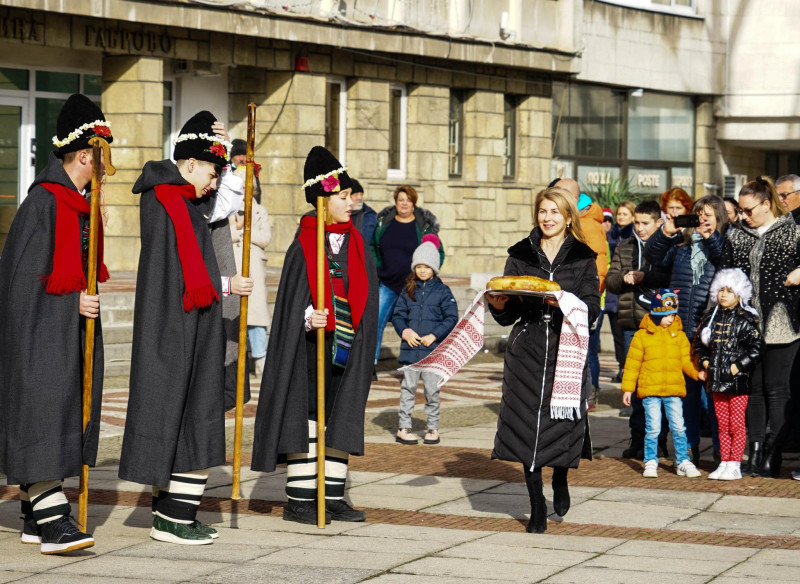 Снимка за Да посрещнем заедно коледарите на Рождество