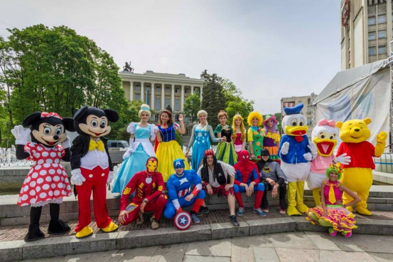 Снимка за Светваме светлините на елхата и Коледното градч...