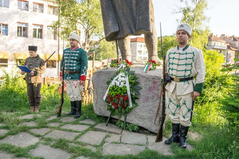 Снимка за ГАБРОВСКИЯТ КЛОН НА НД "ТРАДИЦИЯ" ОТБЕЛЯЗА СВОЯ...
