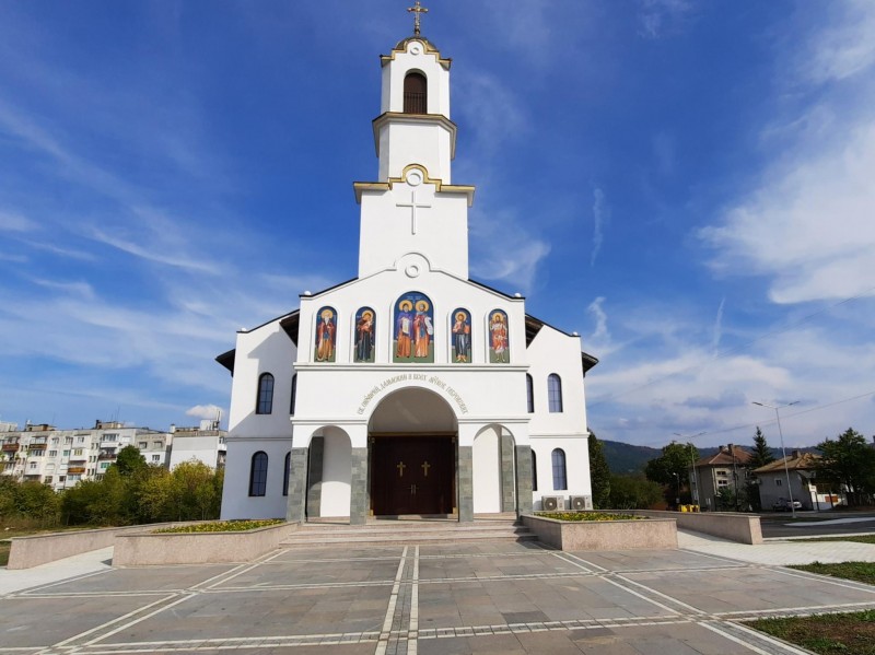 Снимка за Новият храм в кв. Младост ще бъде осветен на 1 ...