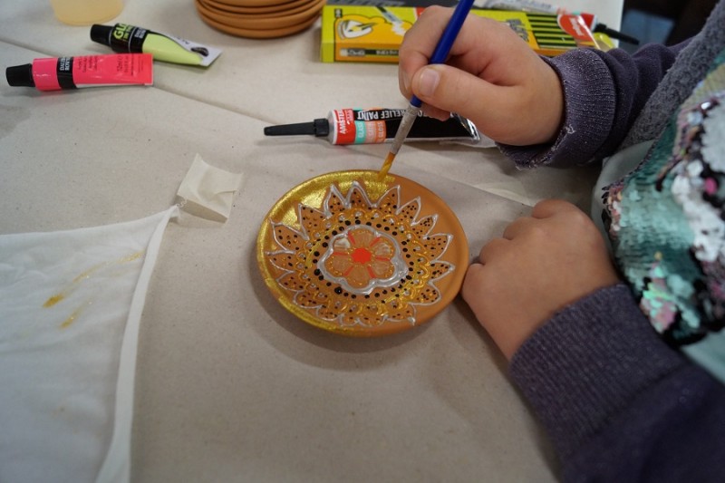 Снимка за Боженци кани на „Ателие за декорация на керамика“