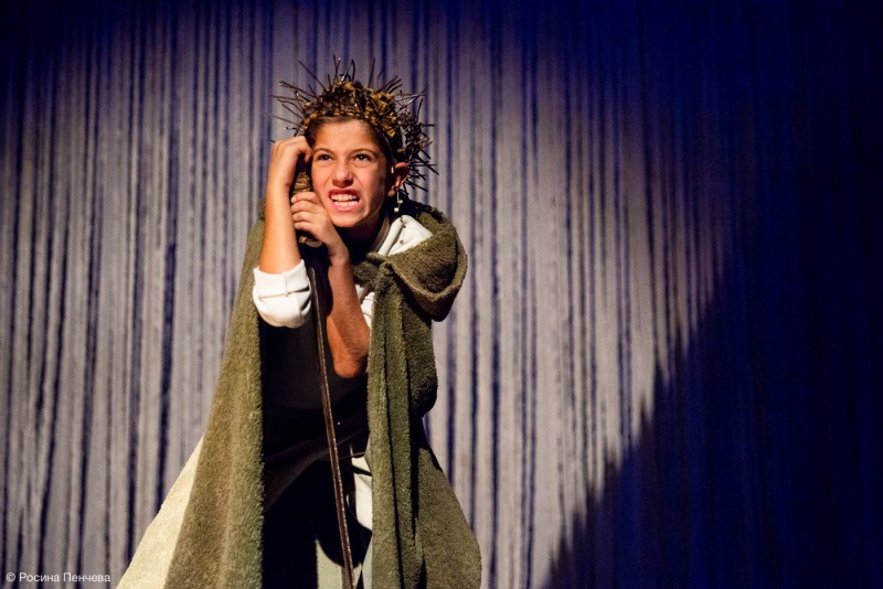 Снимка за „Отшелника“ на Габровския театър закрива междун...