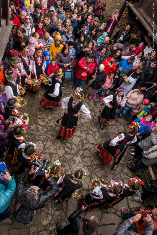 Снимка за Лазаровден на Етъра