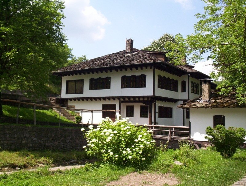 Снимка за Къща в ЕМО „Етър“ ще бъде адаптирана за културн...