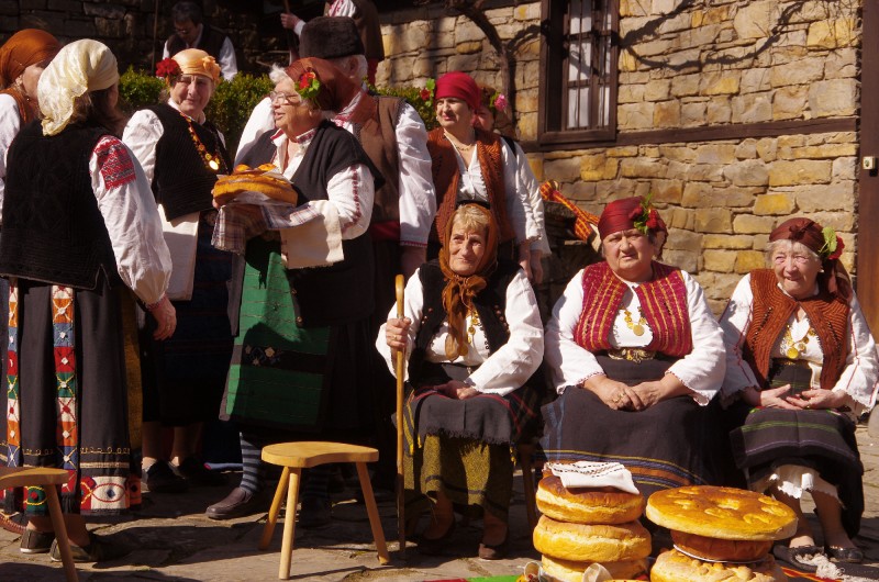 Снимка за На гости на млада булка в музей „Етър“