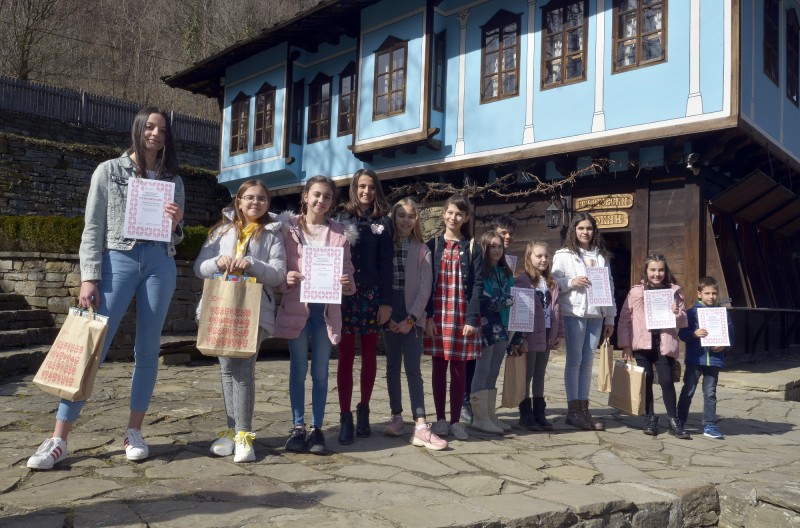 Снимка за Победителите в конкурса „Мартеници от гайтан“ п...