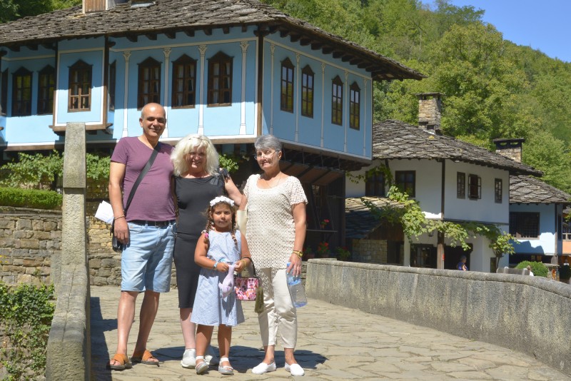 Снимка за „Прекрасно е, че поддържате българския дух и тр...