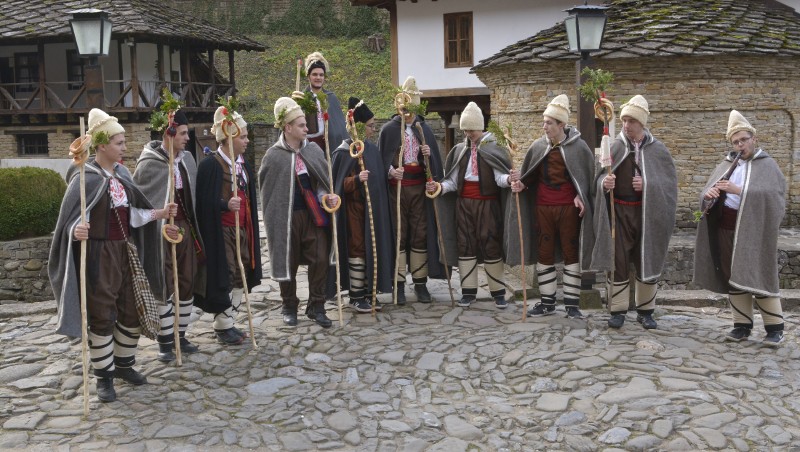 Снимка за Мистичните коледарски песни, наричания и танци ...