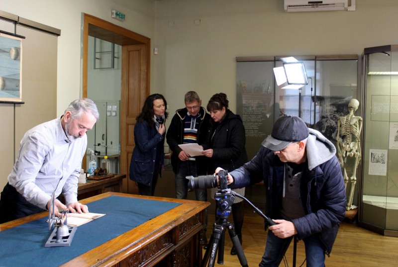 Снимка за Националният музей на образованието снима филм ...