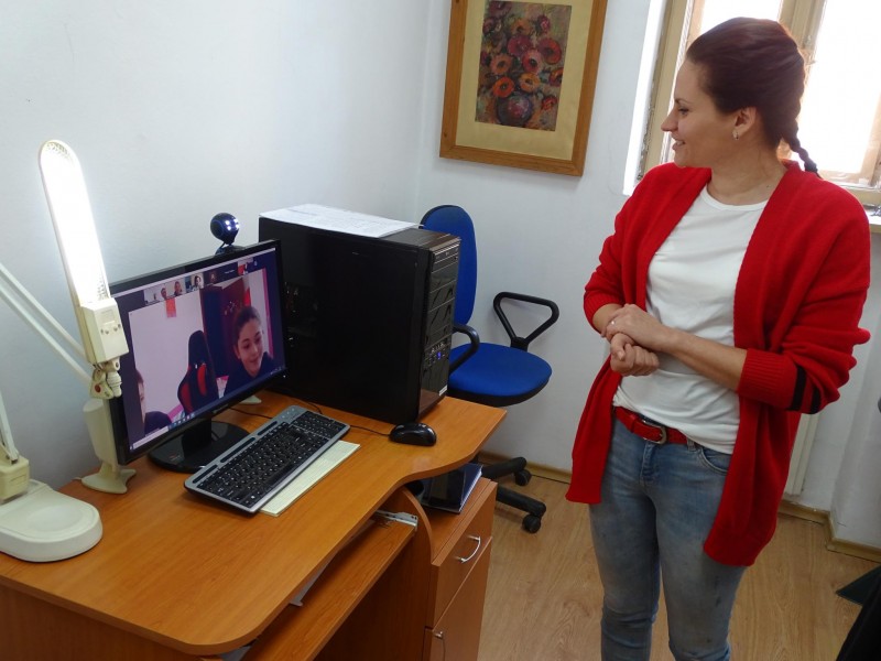 Снимка за РИМ – Габрово с онлайн урок пред българчета в И...