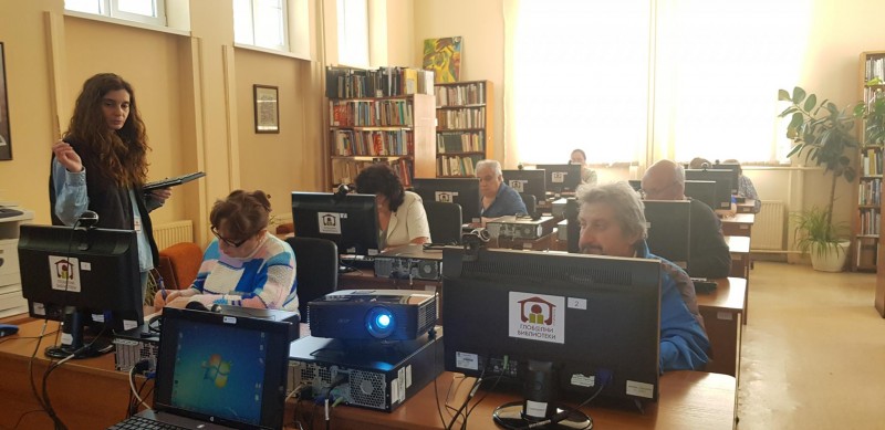 Снимка за НОВО ОБУЧЕНИЕ В БИБЛИОТЕКАТА ЗА РАБОТА В ИНТЕРН...