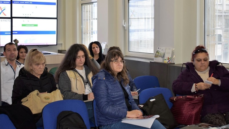 Снимка за ОИЦ – Габрово и студенти от Технически универси...