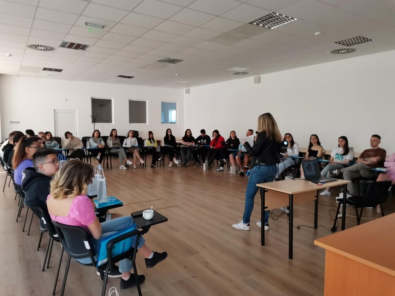 Снимка за Младежи от 6 държави на младежки обмен в Габрово