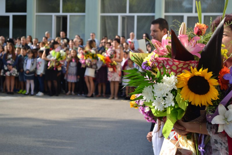 Снимка за Новата учебна година в Габрово започна /в снимки/