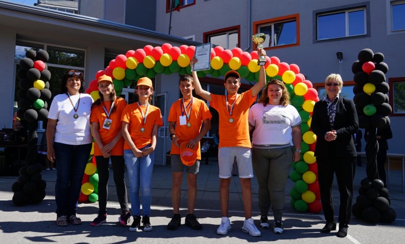 Снимка за СУ "Христо Ясенов" гр. Етрополе спечели национа...