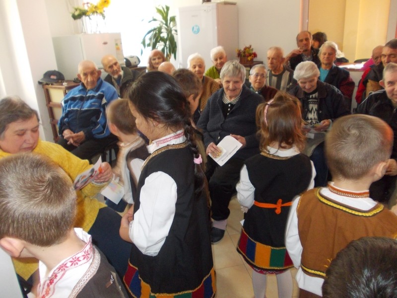 Снимка за Деца пресъздадоха Лазаровден и Цветница в Дома ...