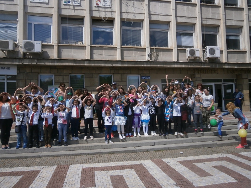 Снимка за Габровските деца показаха какъв трябва да бъде ...