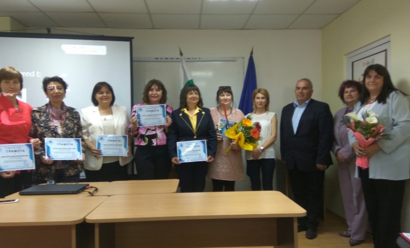 Снимка за Учители от габровска област бяха отличени за пр...