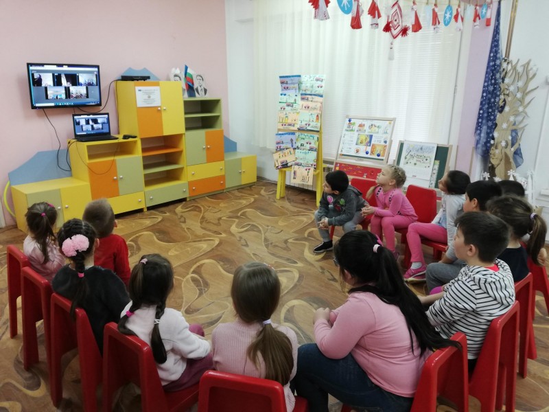 Снимка за Въвежда се задължително предучилищно образовани...