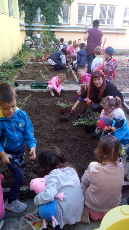 Снимка за Деца формират отношение към природата и нейното...