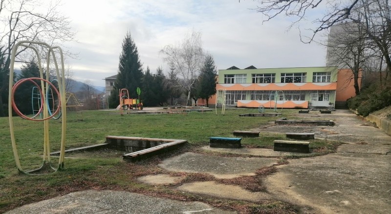 Снимка за Дворът на ДГ „Първи юни“ ще бъде благоустроен
