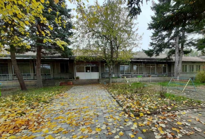 Снимка за 530 хил. лв. за реконструкция на детската гради...