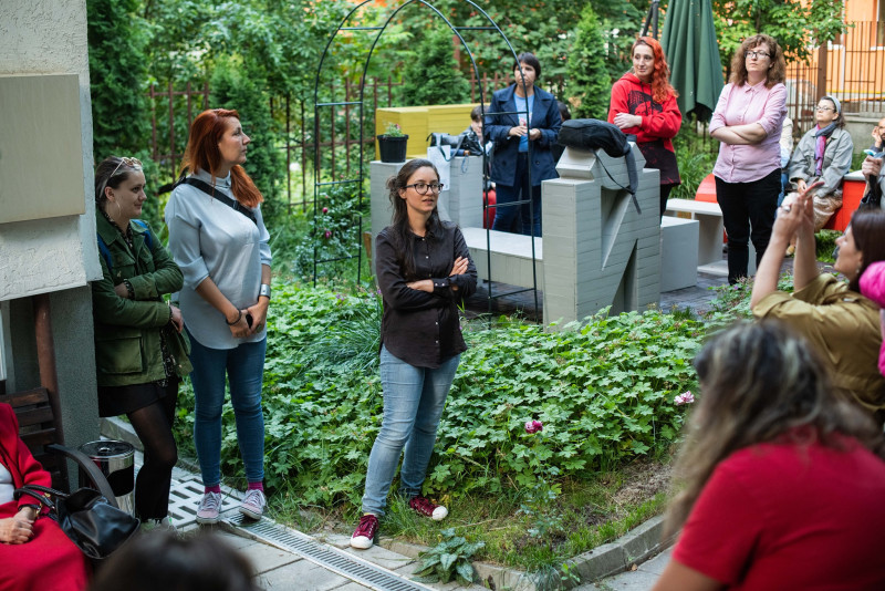 Снимка за Включете се в литературна разходка из „Шести уч...