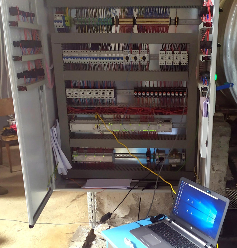 Снимка за Три общински сгради със система за енергиен мон...