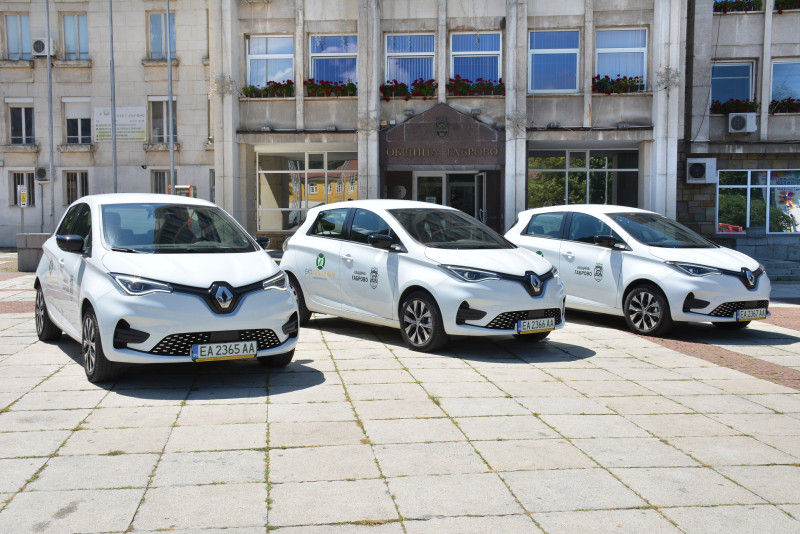 Снимка за Нови електромобили подпомагат социалните и конт...