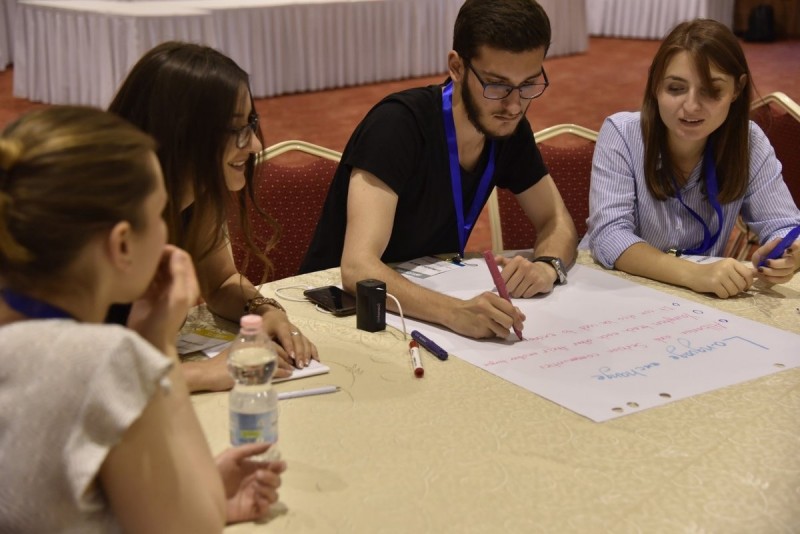 Снимка за НПО търси младежи за обучение по пациентски пра...