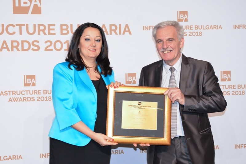 Снимка за Община Габрово с първа награда за най-добър про...