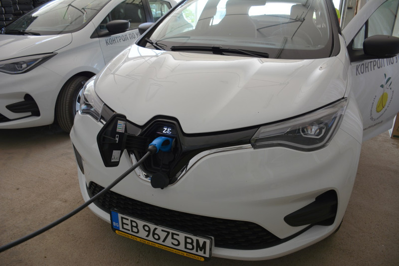 Снимка за НДЕФ ще финансира още три електромобила