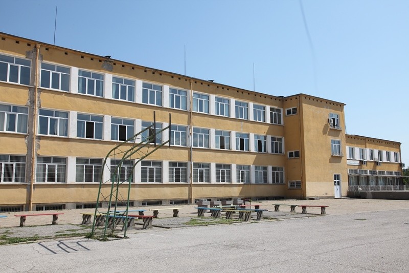 Снимка за Над 800 габровчета ще се радват на нова училищн...