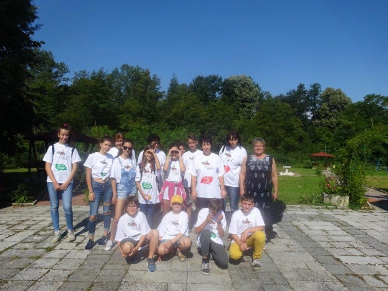 Снимка за 12 внучета назаем ще гостуват в селата Вранилов...