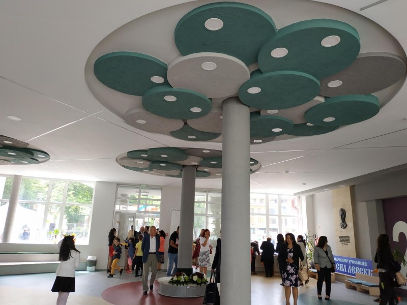 Снимка за Приключи обновяването на общинската образовател...