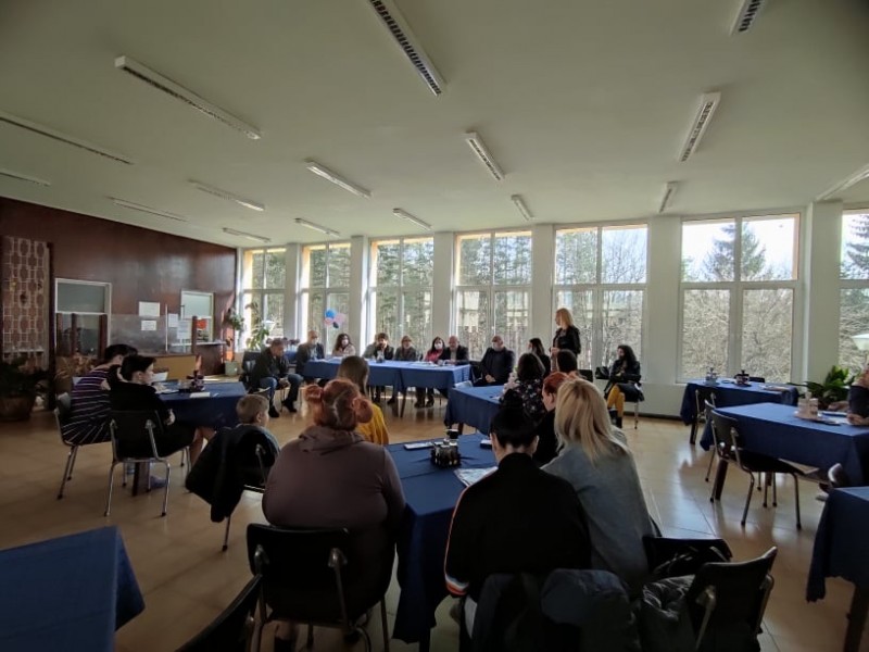 Снимка за Продължават ежеседмичните приемни за украинскит...