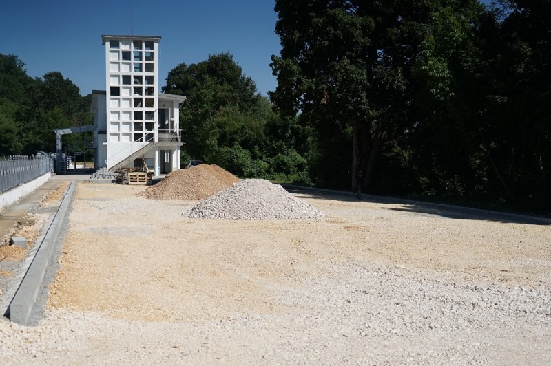 Снимка за Напредва ремонтът на инфраструктурата на стадио...