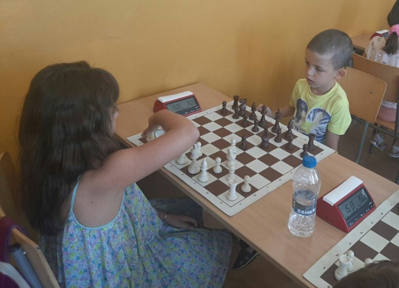 Снимка за Бронзов медал донесе най-малкият габровски шахм...