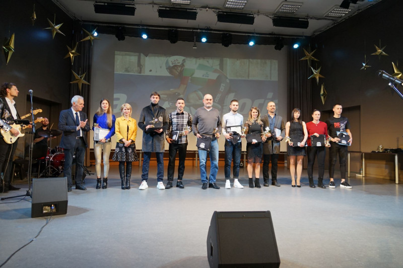 Снимка за ГАБРОВО ВЕЧЕ ИМА СВОЙ ЗВЕЗДЕН ОТБОР 