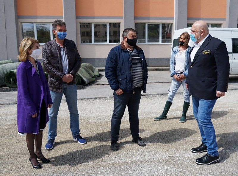 Снимка за Министърът на младежта и спорта инспектира ремо...
