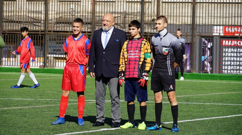 Снимка за Министър Кралев откри нов терен в комплекс "Хри...