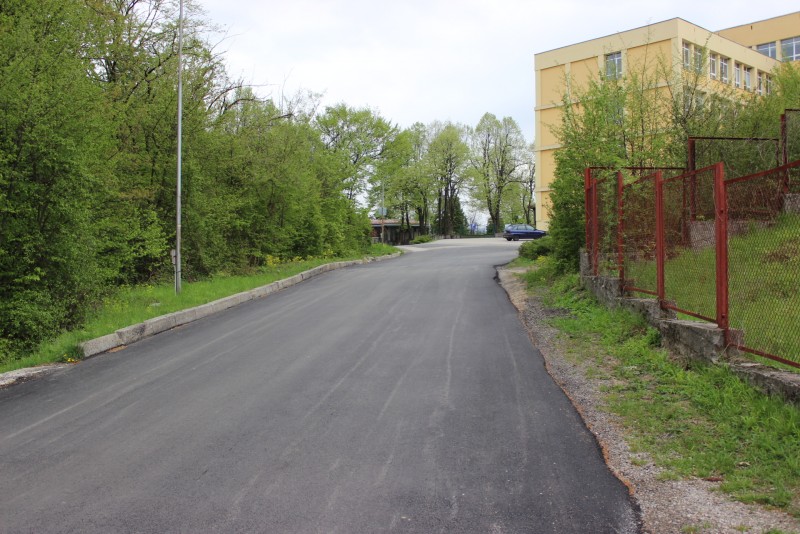 Снимка за Участъци от ул. „Д-р Илиев Детския“ са цялостно...