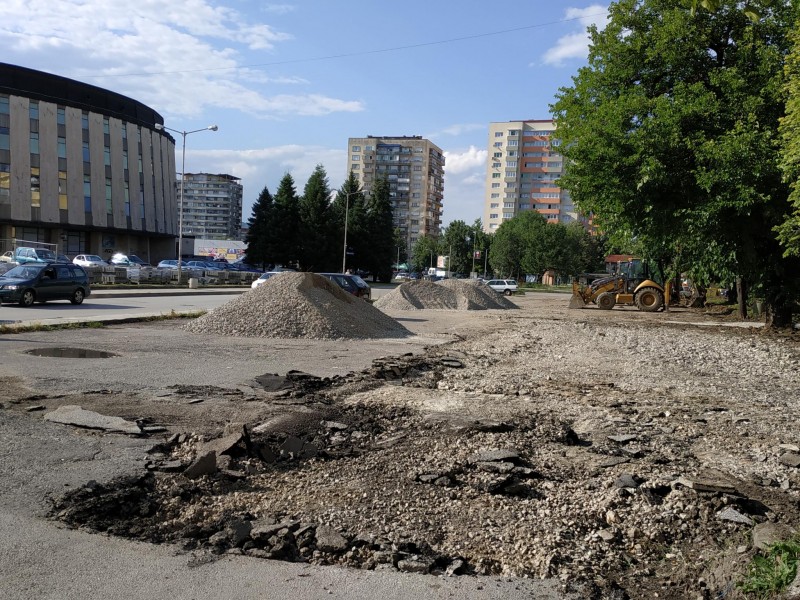 Снимка за Стартираха строителните дейности по изпълнениет...