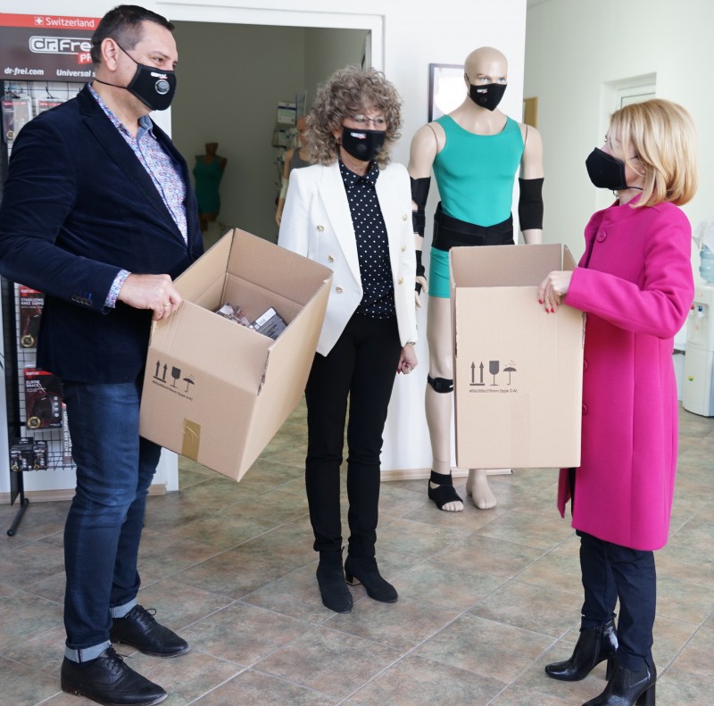 Снимка за Община Габрово получи като дарение маски за мно...